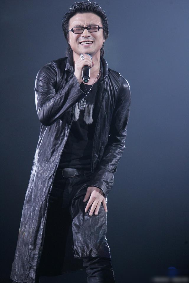 汪峰曝母亲离世:汪峰母亲去世消息是真的么?