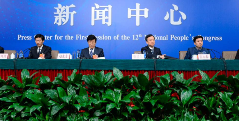 爆料：众星吐槽雾霾天 王菲发哭泣失望表情连呼＂北京＂